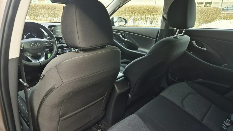 HYUNDAI i30 -