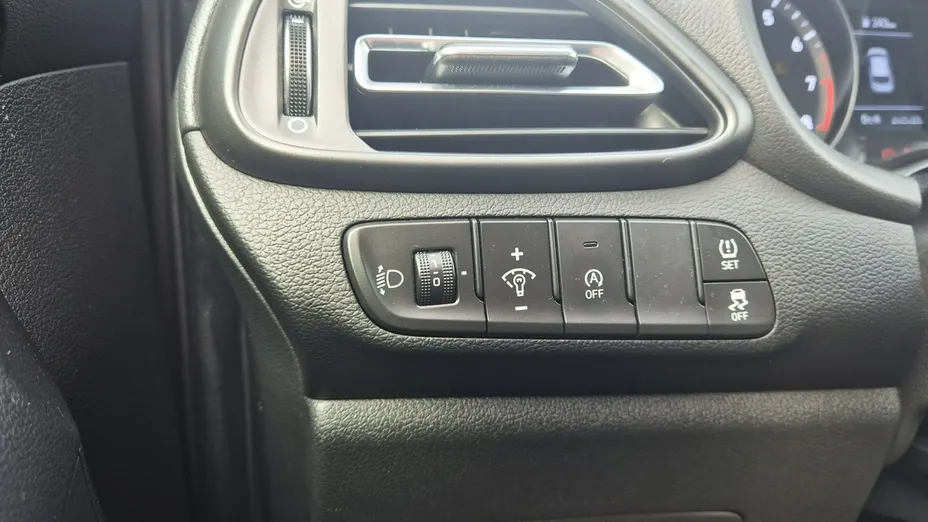 HYUNDAI i30 -