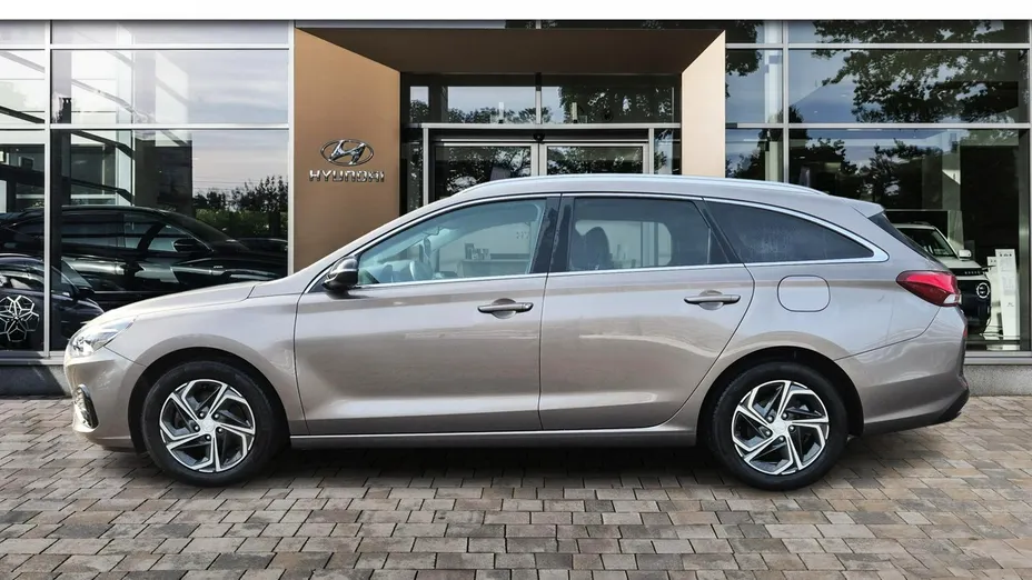 HYUNDAI i30 -