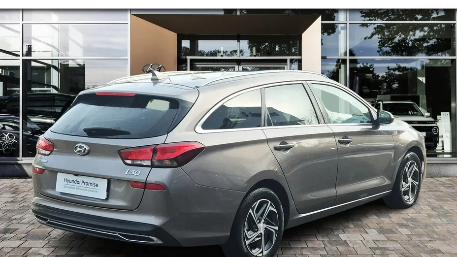 HYUNDAI i30 -