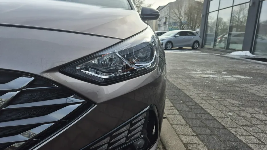 HYUNDAI i30 -