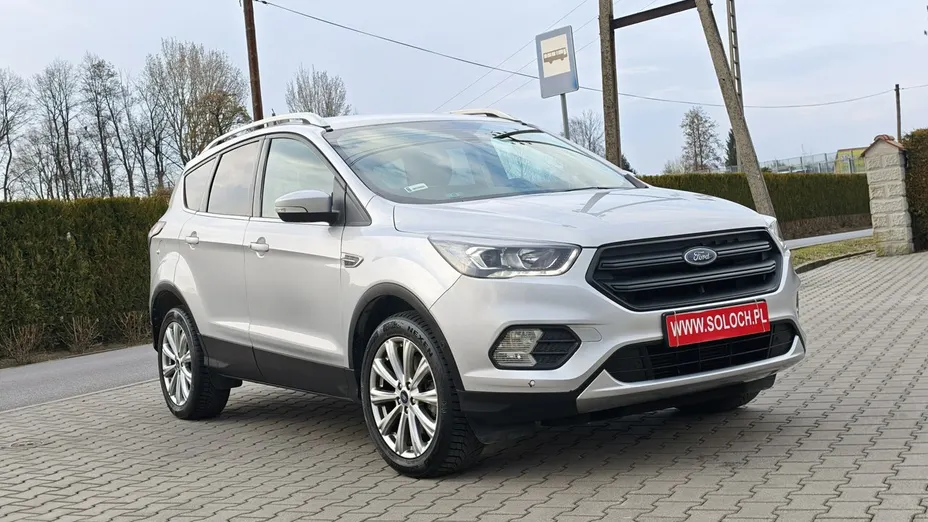 FORD Escape -