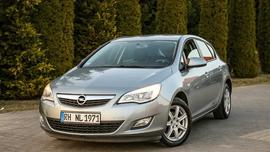 OPEL Astra -