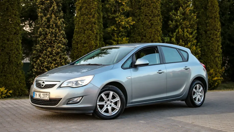 OPEL Astra -