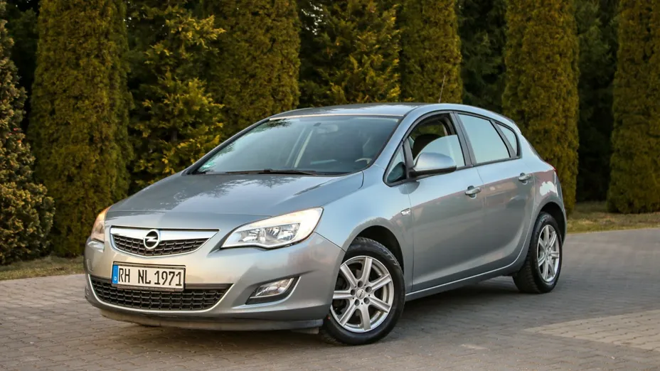 OPEL Astra -