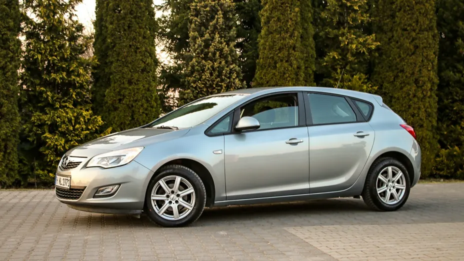 OPEL Astra -