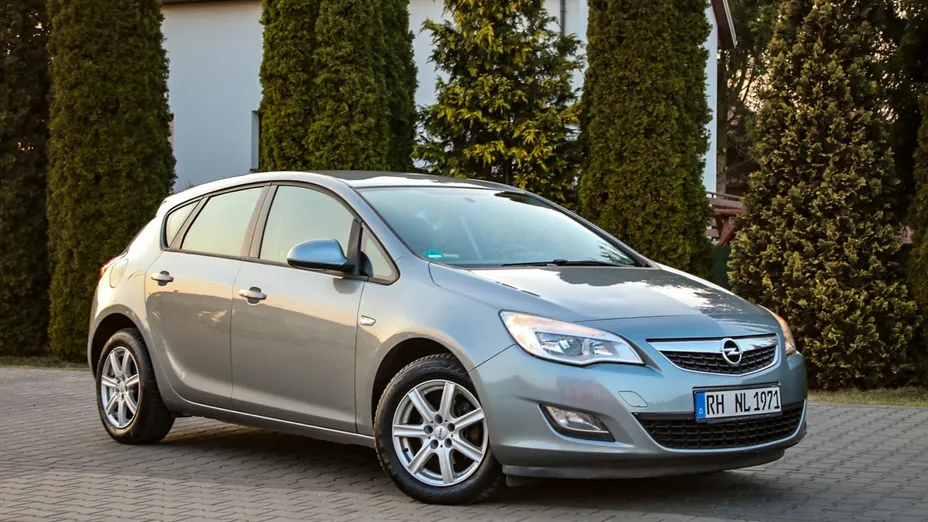 OPEL Astra -