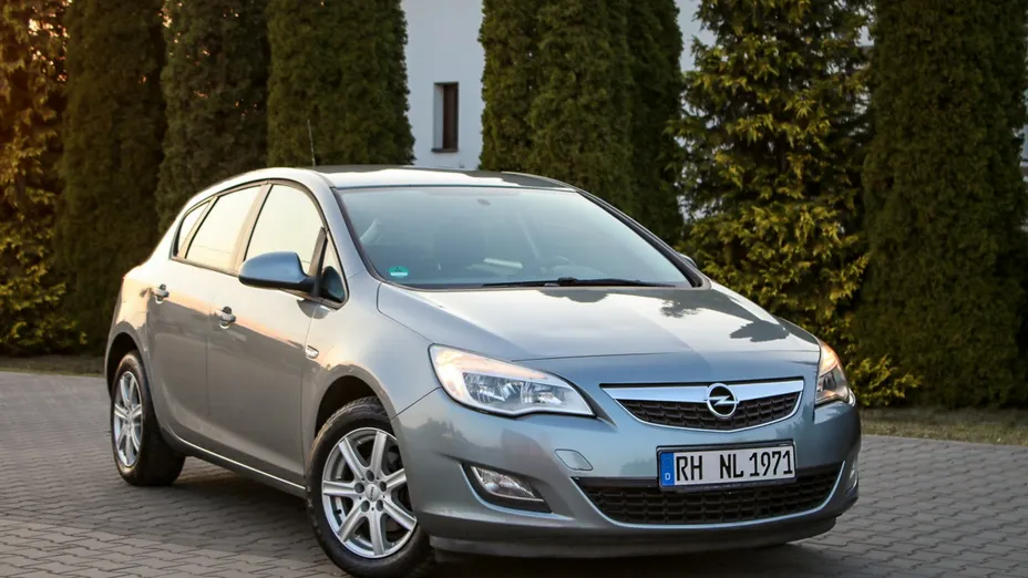 OPEL Astra -