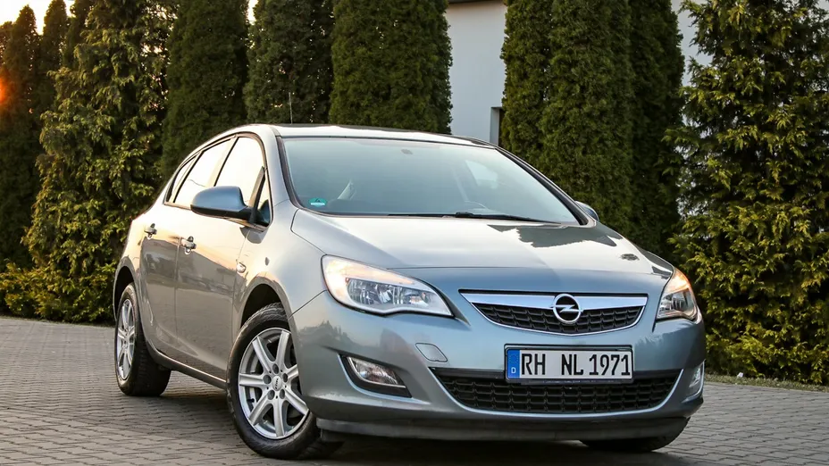 OPEL Astra -