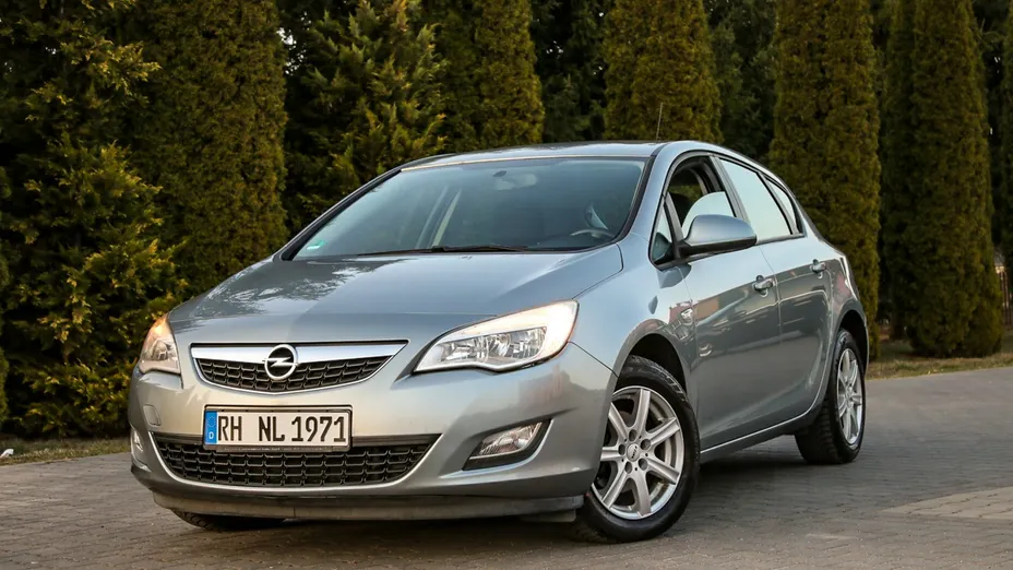 OPEL Astra -