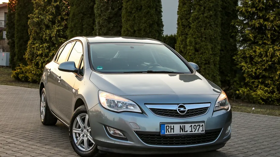 OPEL Astra -