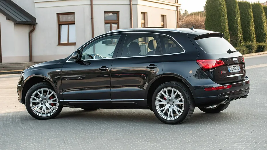 AUDI Q5 -