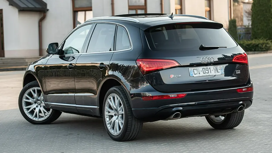 AUDI Q5 -