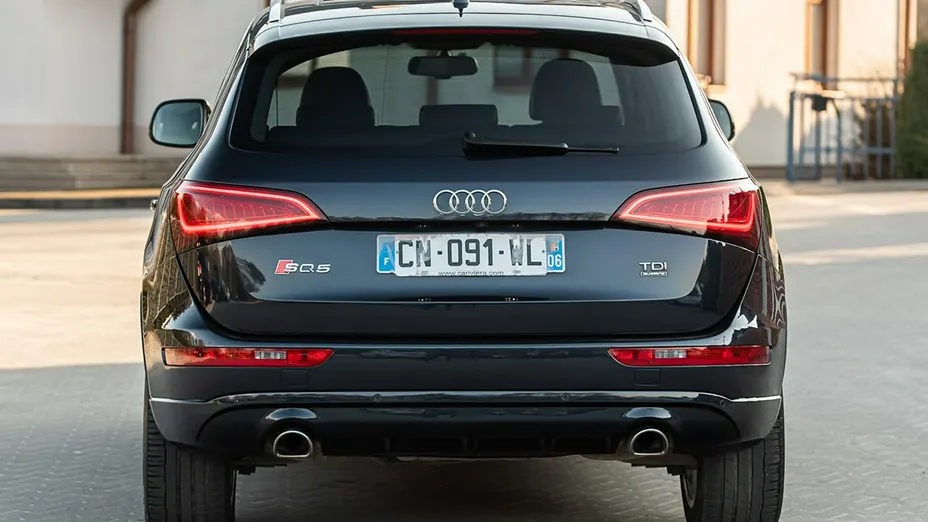 AUDI Q5 -