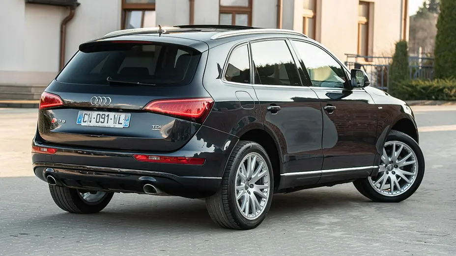 AUDI Q5 -