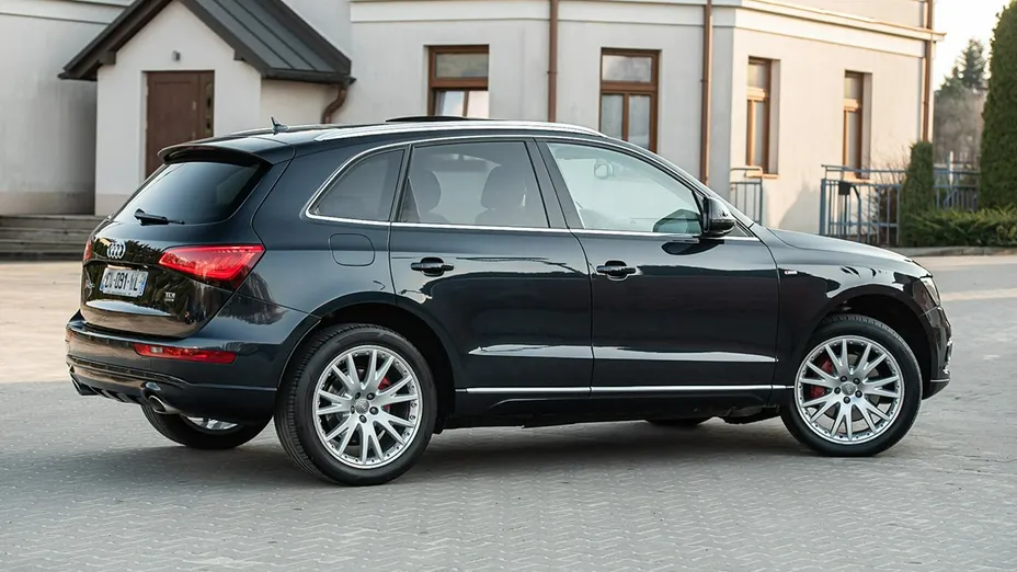 AUDI Q5 -