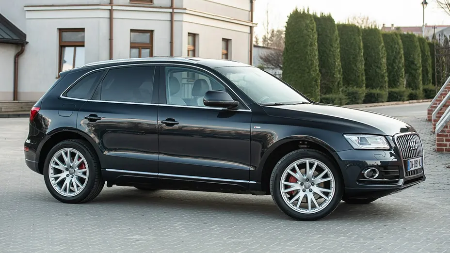AUDI Q5 -
