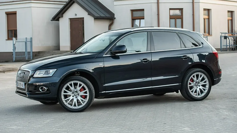 AUDI Q5 -