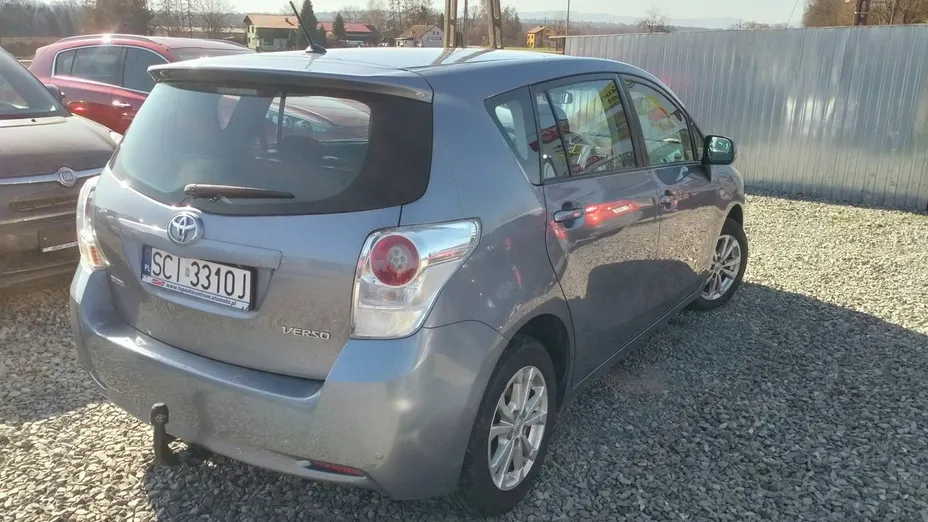 TOYOTA Verso -