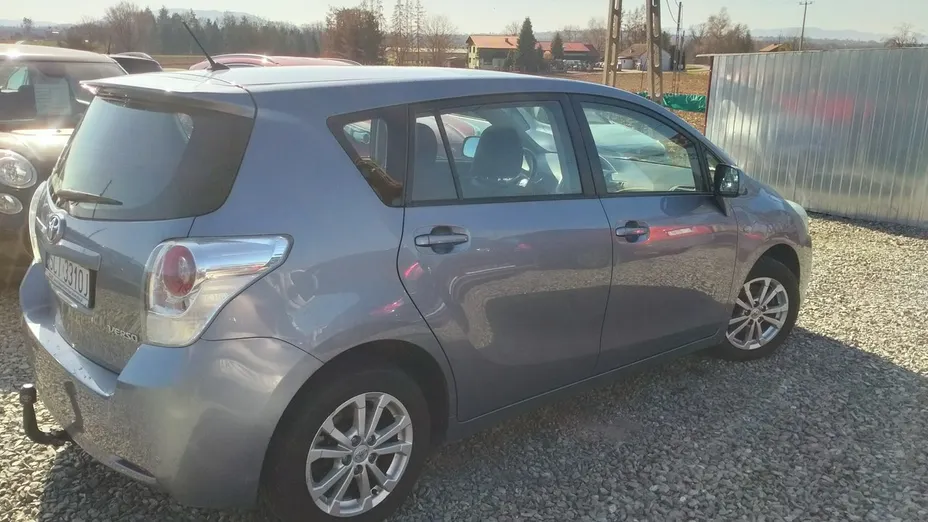 TOYOTA Verso -