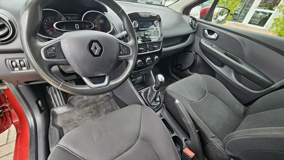 RENAULT Clio -