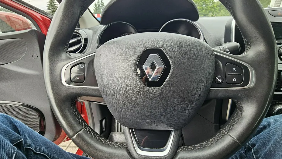 RENAULT Clio -