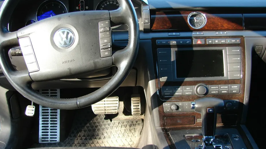 VOLKSWAGEN Phaeton -