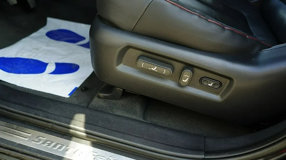 HYUNDAI Santa Fe -