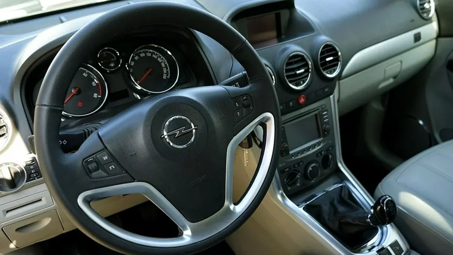 OPEL Antara -