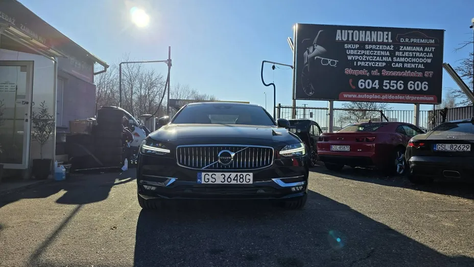 VOLVO S90 -