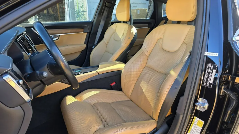 VOLVO S90 -