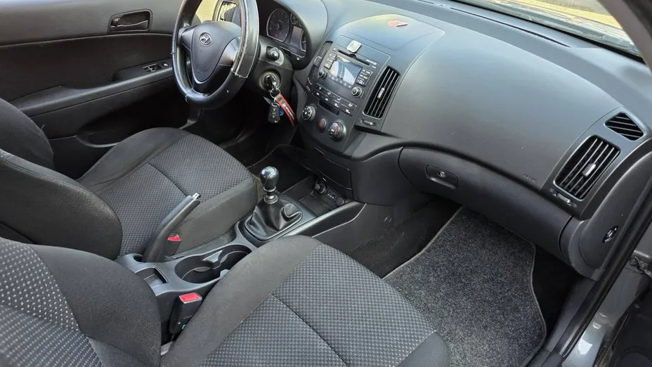 HYUNDAI i30 -