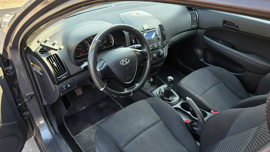 HYUNDAI i30 -