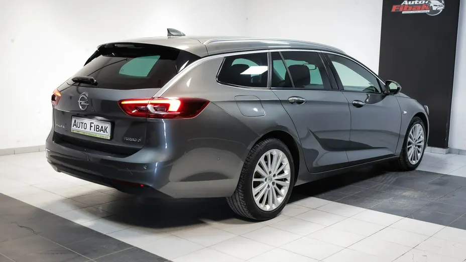 OPEL Insignia -
