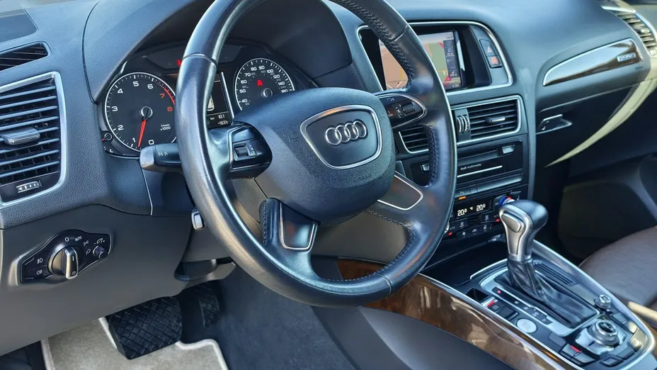 AUDI Q5 -