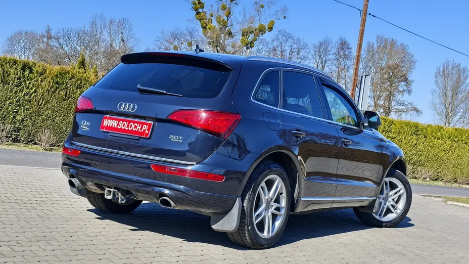 AUDI Q5 -