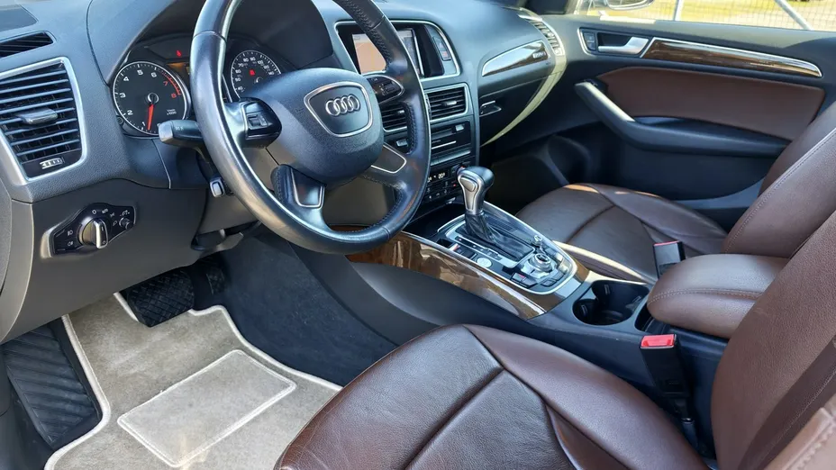 AUDI Q5 -