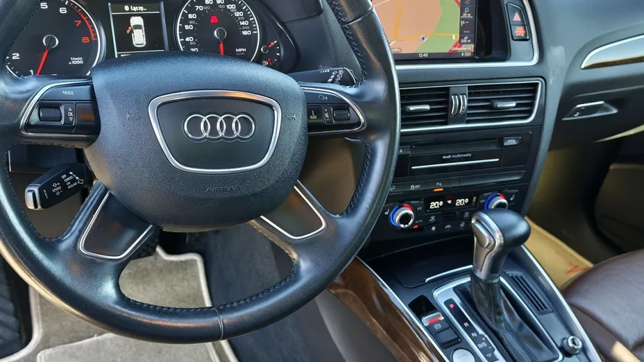 AUDI Q5 -