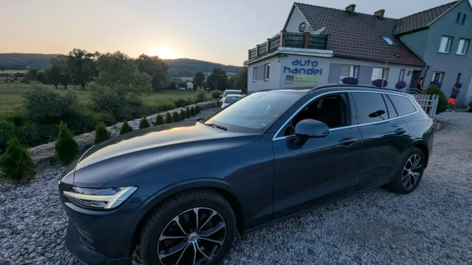 VOLVO V60 -