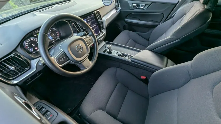 VOLVO V60 -