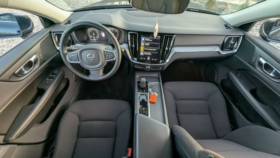 VOLVO V60 -