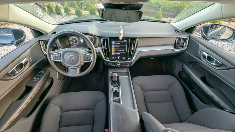 VOLVO V60 -