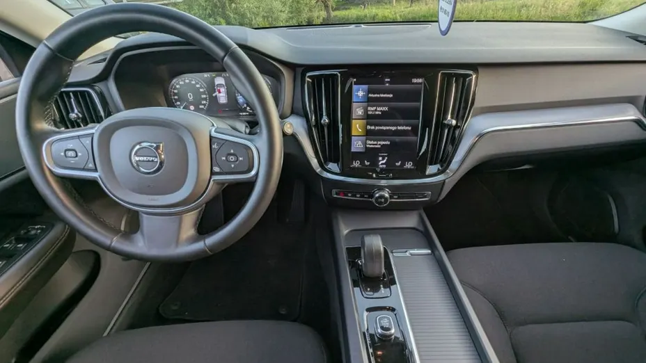 VOLVO V60 -
