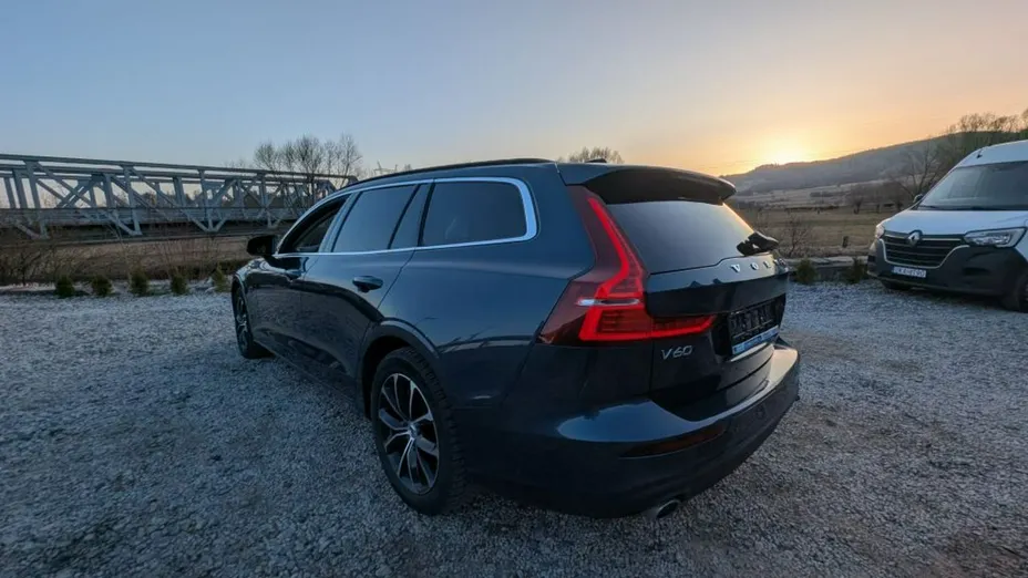 VOLVO V60 -