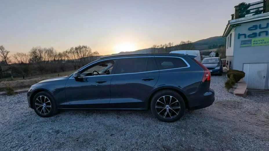 VOLVO V60 -