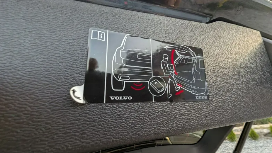 VOLVO V60 -
