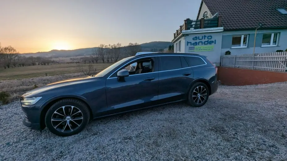 VOLVO V60 -