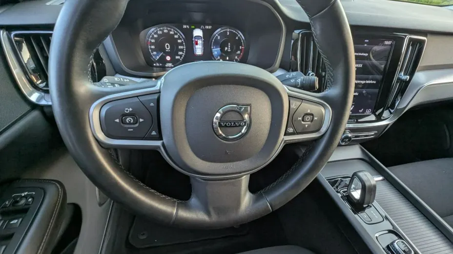 VOLVO V60 -