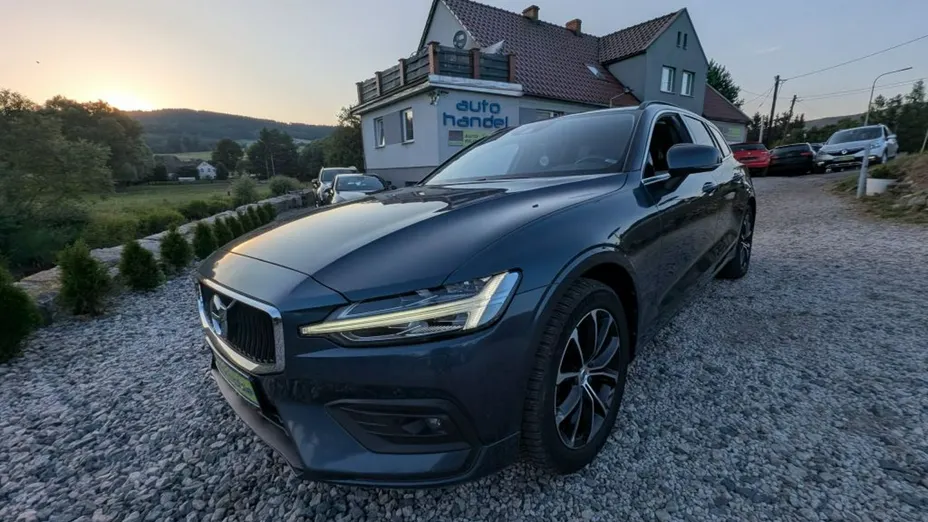 VOLVO V60 -