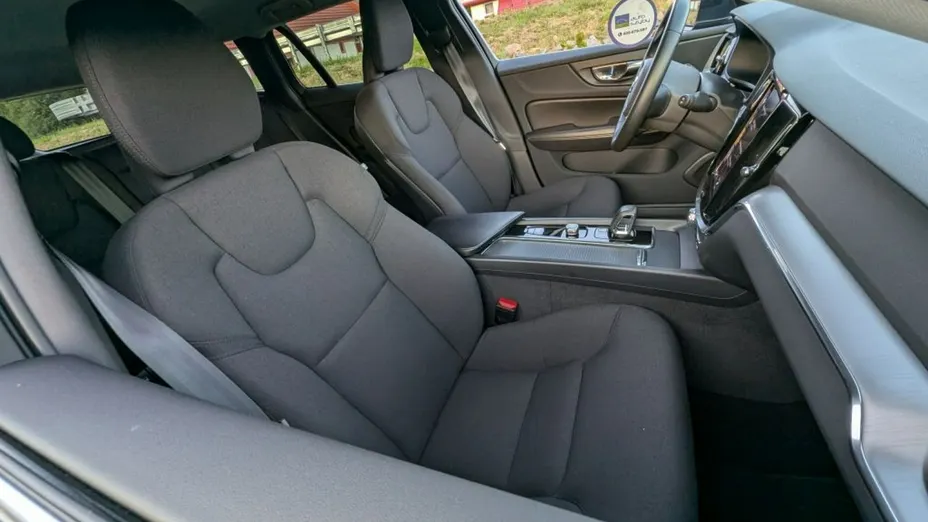VOLVO V60 -